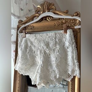 Forever 21 White Embroidered Shorts S